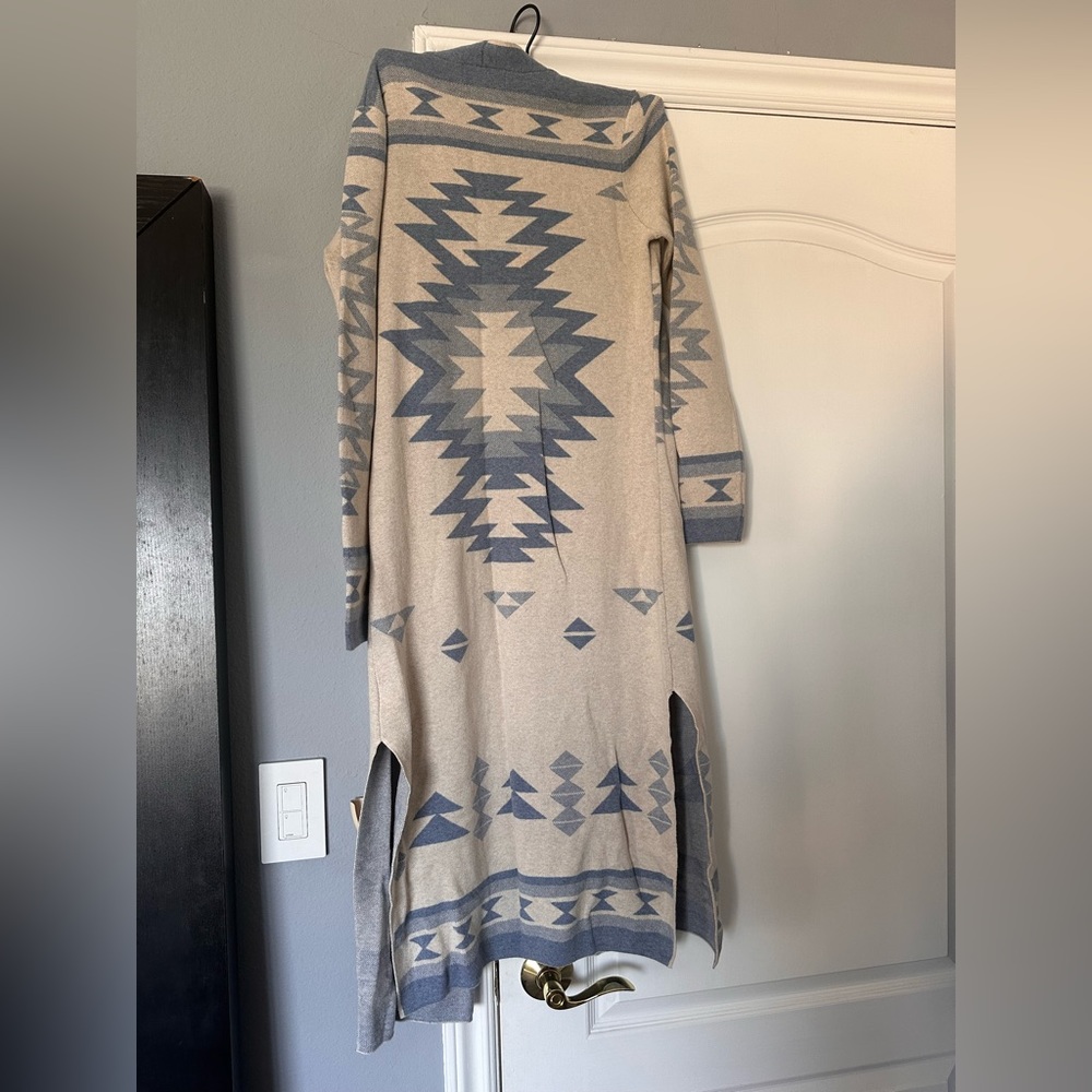 Beautiful light weight sweater